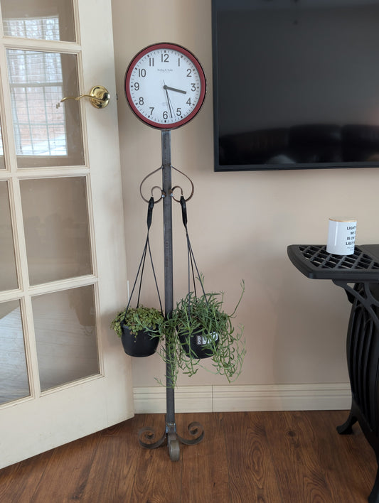Vintage-Inspired Standing Clock Plant Holder 🌿⏱️